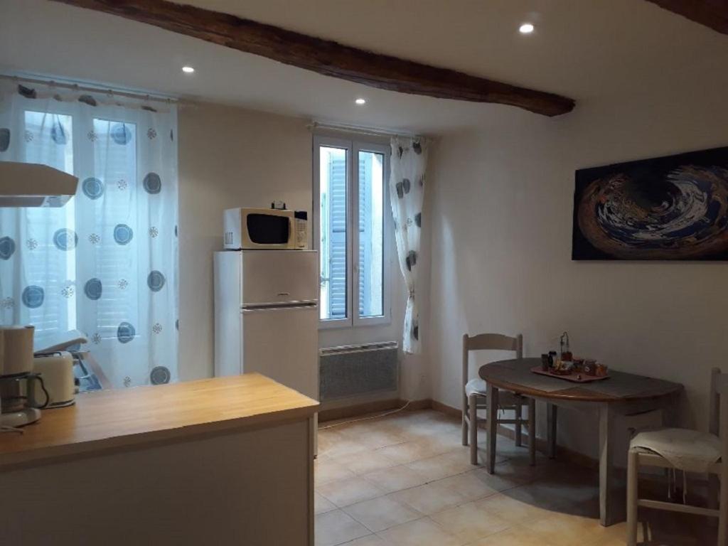 Les Capena 2 Apartment Collobrières Екстериор снимка